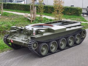 Lot 730: 1944 Cromwell Mk IV Type F 75 mm