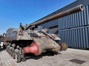 Lot 737: 1945 M40 M2 155 mm GMC