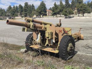 Lot 712: 1942 105 mm M2A1 Howitzer