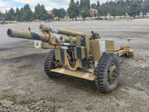 Lot 729: 1955 105 mm M2A2 Howitzer